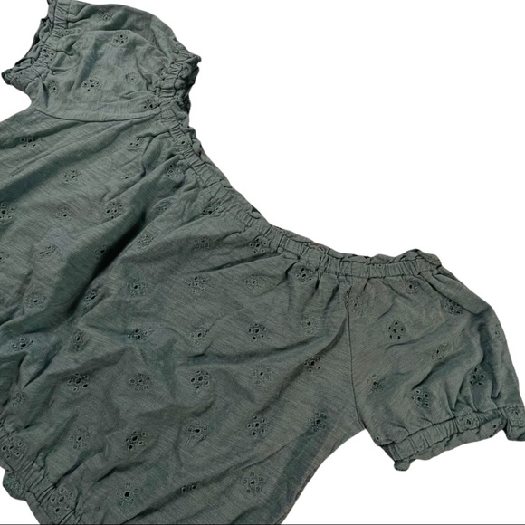 Streetwear Society size small light green short sleeve crop top, flower design - Picture 7 of 12